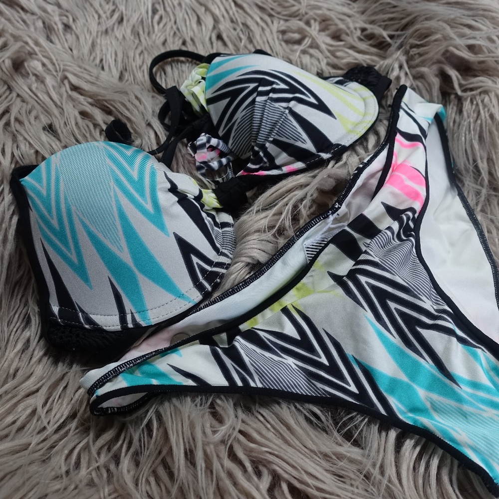 Matching Volcom Teeny Bikini